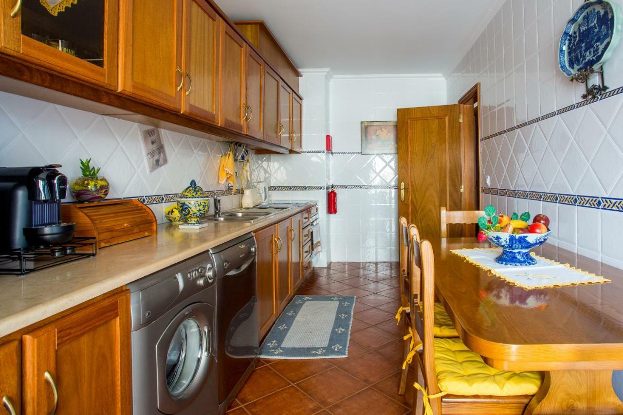 Elegant Sea View Apartment Nazaré Extérieur photo